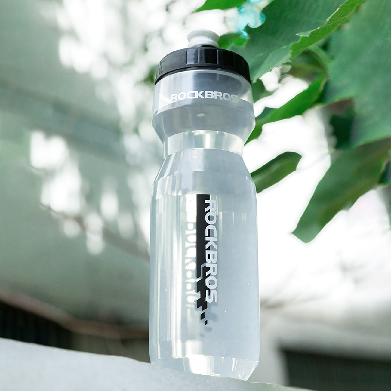 Bidon rowerowy Rockbros 750 ml - przezroczysty z czarnym ustnikiem - obrazek 2